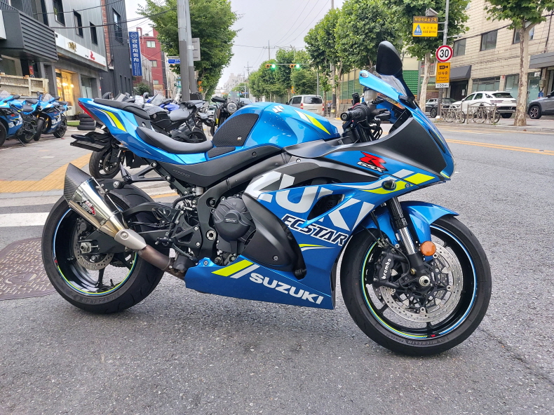 GSX-R1000 블루